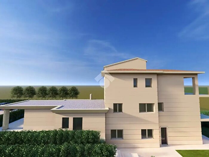 Appartamento trilocale in vendita in Via di Salé, Frascati