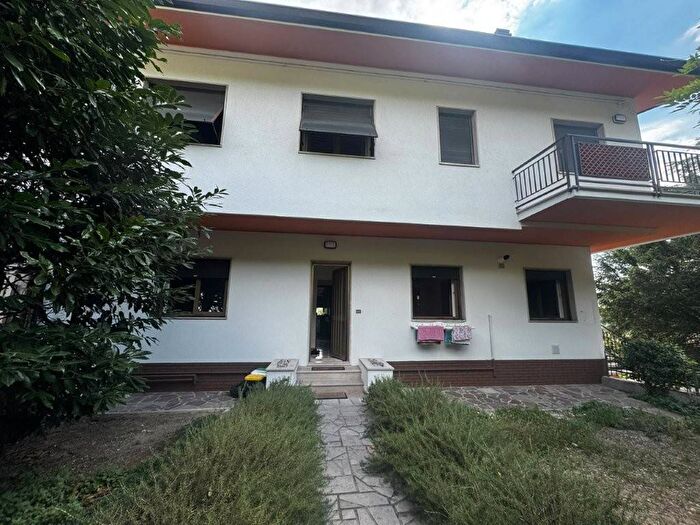 Appartamento trilocale in affitto in Via Alfonso Valerio, Cologna Università, Trieste