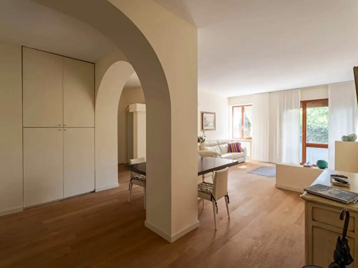 Appartamento trilocale in vendita in Gardone Riviera