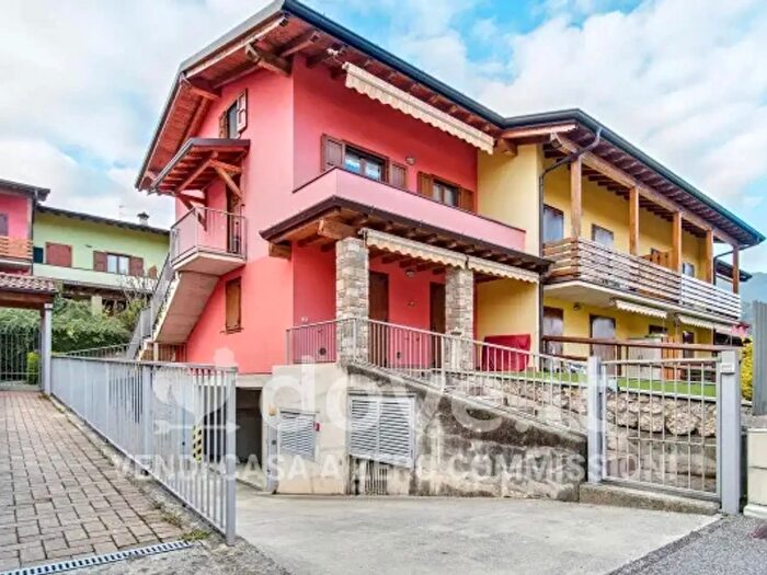 Appartamento bilocale in vendita in Via Lulini, Premolo