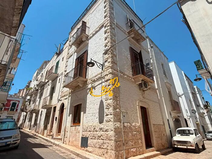 Appartamento con 5 locali in vendita in Via Armando Diaz, Castellana Grotte