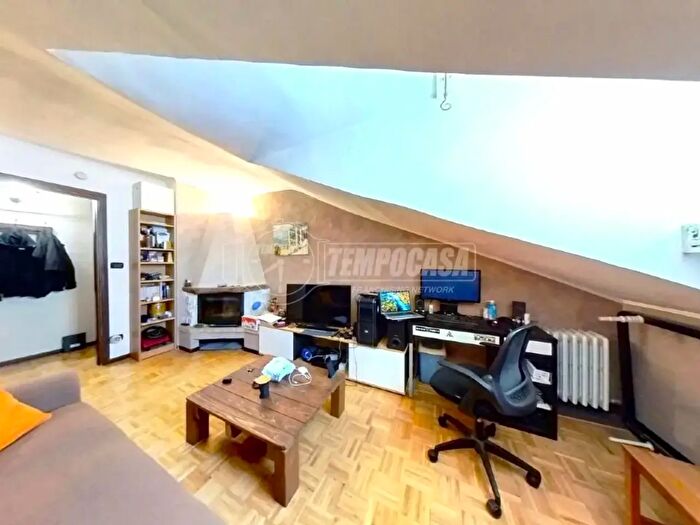 Appartamento trilocale in vendita in Via Lauro Rossi, Torino