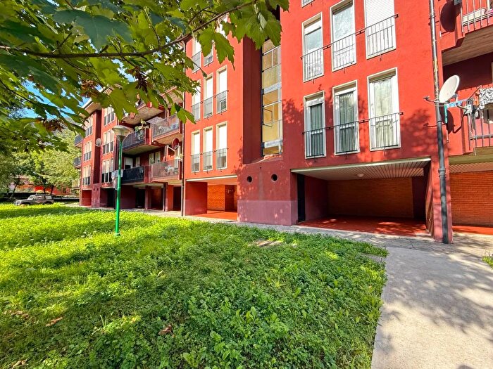 Appartamento quadrilocale in vendita in Via Alessandro Volta Casazza, Casazza