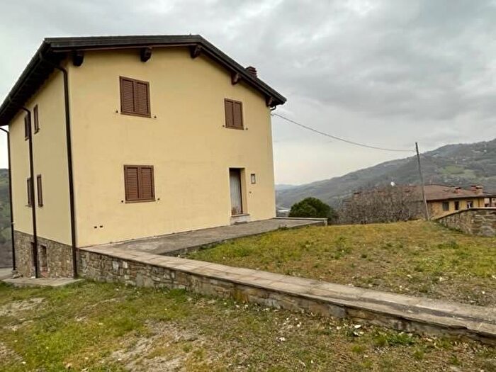 Casa trilocale in vendita in Castiglione Dei Pepoli