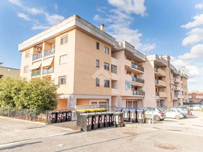 Appartamento trilocale in vendita in Viale Stefano d' Arrigo, Roma