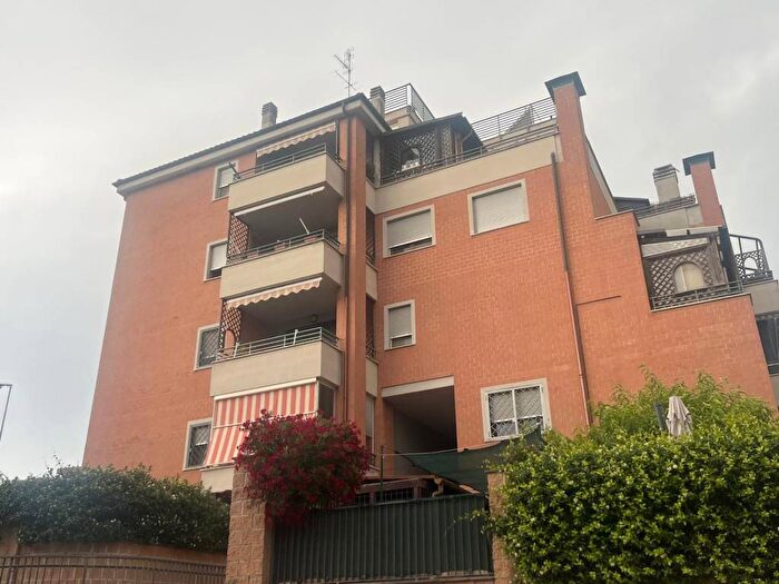 Appartamento trilocale in affitto in Via Poggio delle Corti, Casalotti, Roma