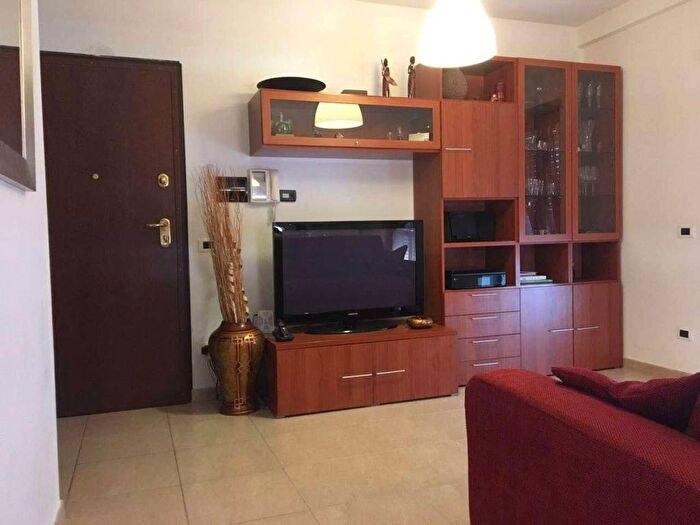 Appartamento bilocale in affitto in via Roncoferraro, Valle Muricana, Roma