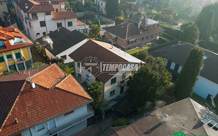 Appartamento quadrilocale in vendita in Via Roma, Lesa