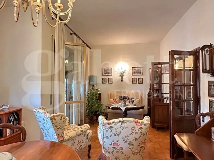 Appartamento con 5 locali in vendita in Siena