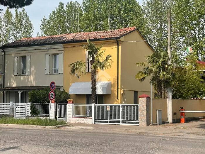 Casa quadrilocale in vendita in Via Pieve Masiera, Bagnacavallo