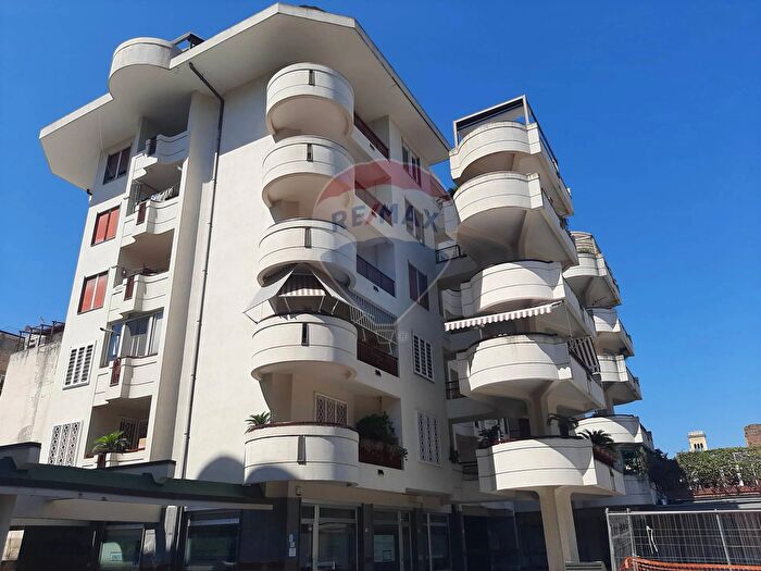 Appartamento trilocale in vendita in Piazza Aldo Moro, Caserta