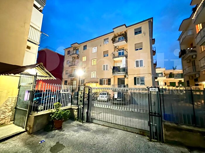 Appartamento quadrilocale in affitto in Via Vecchia San Gennaro, Pozzuoli