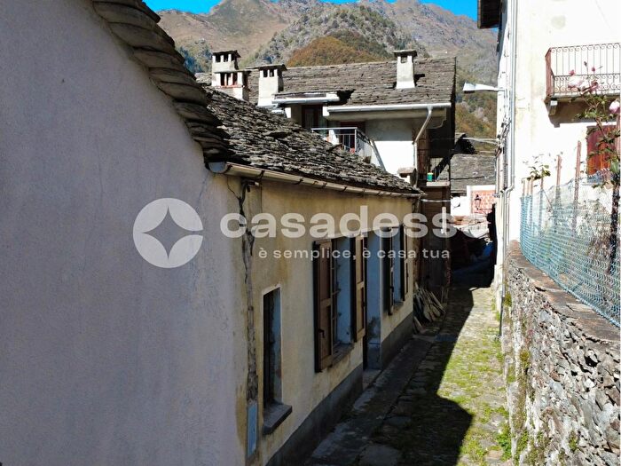 Casa con 5 locali in vendita in Frazione Chiesa, Rimella