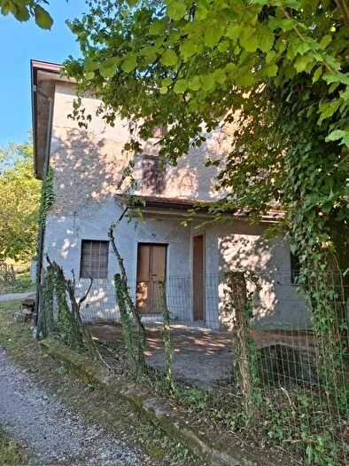 Casa trilocale in vendita in Loc Bacchetti, Lugagnano Val DArda
