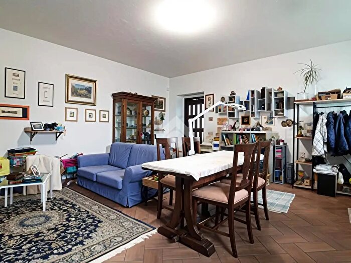 Casa con 5 locali in vendita in Via Solfierino, Cava Manara