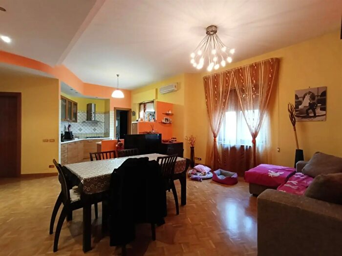 Appartamento trilocale in vendita in Zona Via Roma, Atripalda