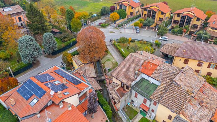 Casa quadrilocale in vendita in Via della Bassa, Lesignano De Bagni