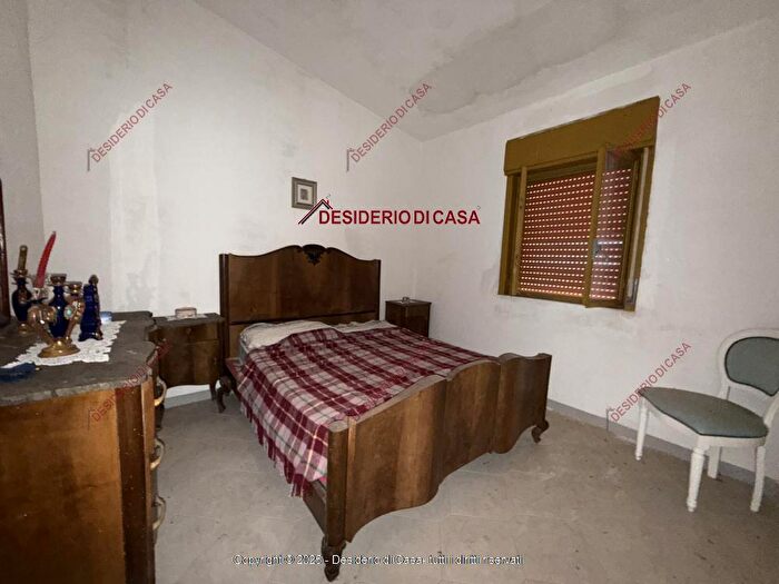 Casa con 5 locali in vendita in Partinico