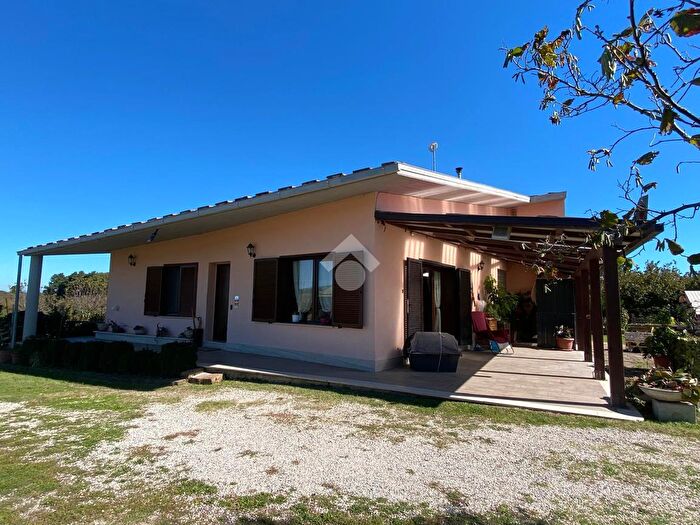 Casa quadrilocale in vendita in Localita Bandita, Fabrica Di Roma