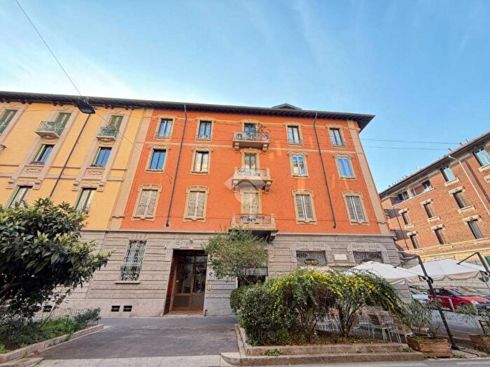 Appartamento trilocale in affitto in Via Goffredo Mameli, Indipendenza, Milano