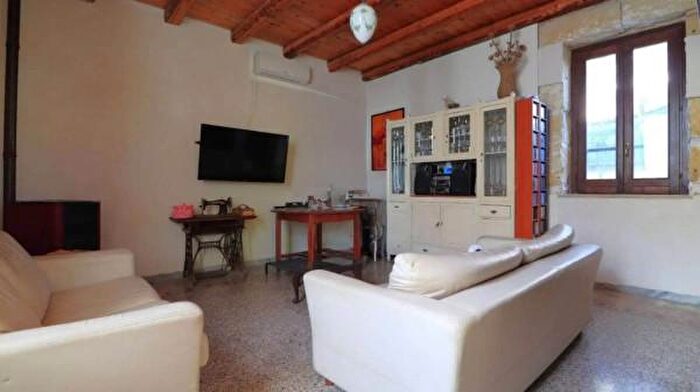 Casa quadrilocale in vendita in Riviera Dionisio Il Grande, Siracusa