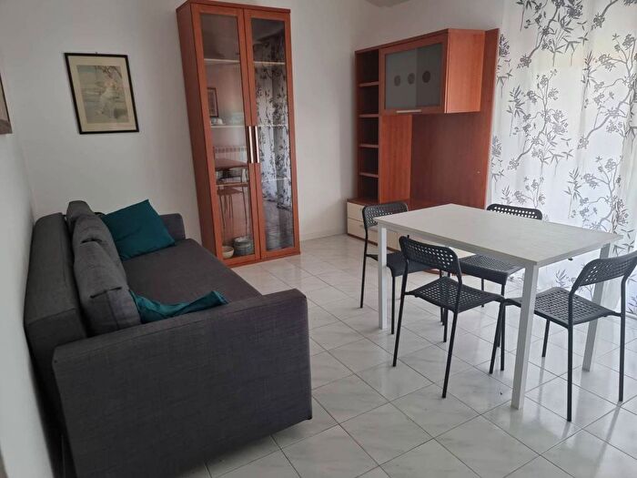 Appartamento trilocale in affitto in Terminetto Migliarina, Viareggio