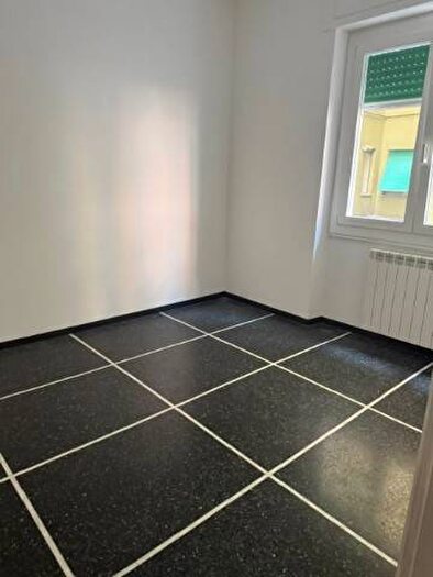 Appartamento trilocale in affitto in Via Carlo Rota, Sampierdarena, Genova