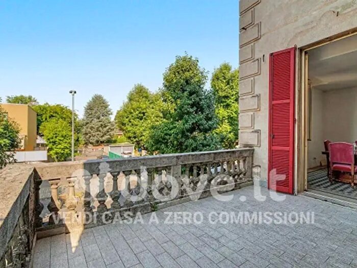 Appartamento bilocale in vendita in Viale Somaini, Lomazzo