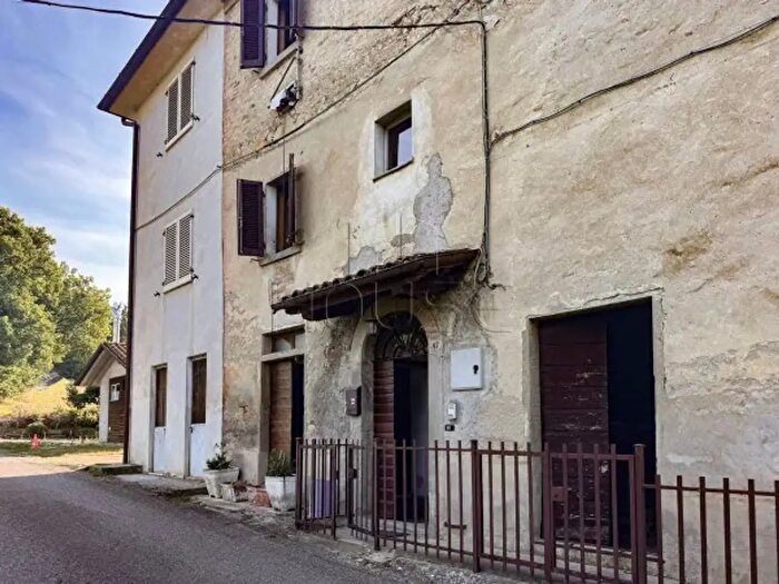 Casa con 6 locali in vendita in Citta' Di Castello