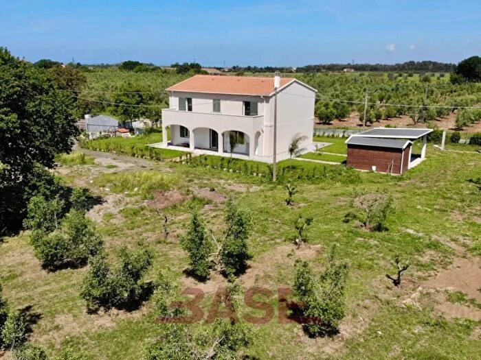 Casa con 8 locali in vendita in Via Vicinale Bottico, Bibbona