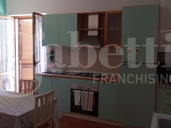 Appartamento trilocale in affitto in Via Crispi Snc, Centro, Pozzilli