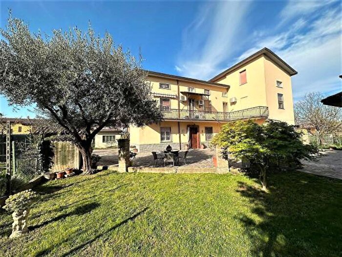 Casa con 6 locali in vendita in Località Medassino, Voghera