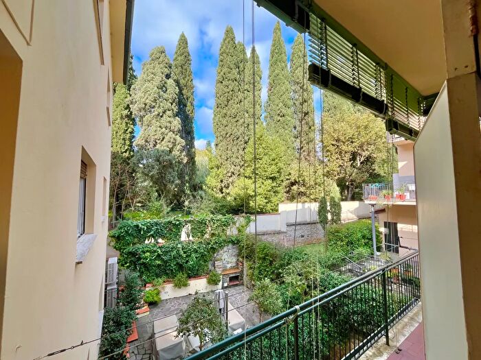 Appartamento con 8 locali in vendita in Via Cardinale Guglielmo Massaia, Firenze
