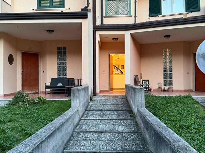 Casa trilocale in affitto in Via Campanello, Teverola