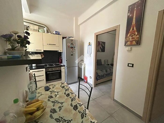 Appartamento trilocale in vendita in Genova