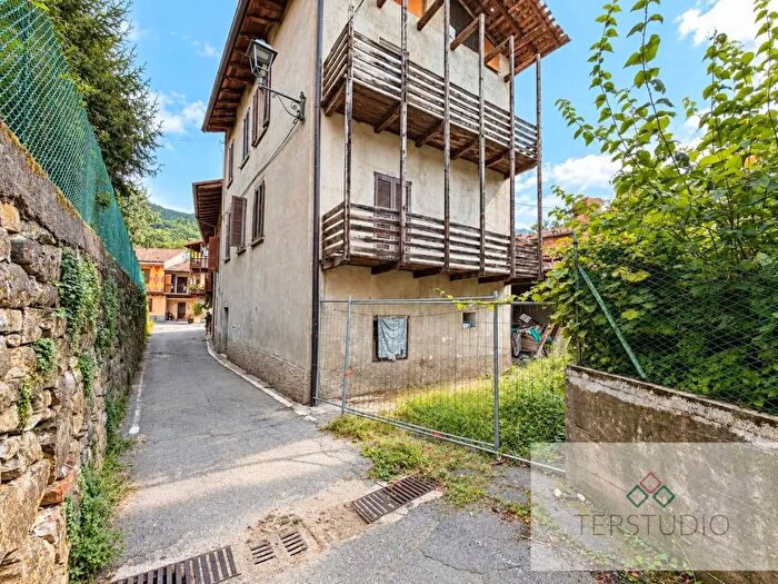 Casa con 5 locali in vendita in Via Piana di Sotto, Mapello