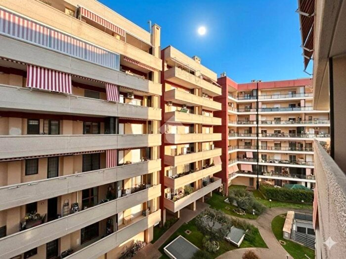 Appartamento bilocale in affitto in Via Luigi de Marchi, Fonte Laurentina, Roma