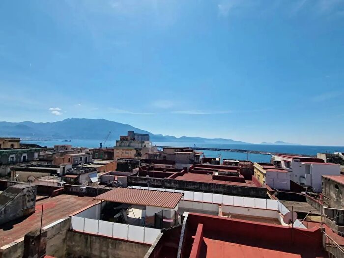 Appartamento trilocale in vendita in Torre Annunziata