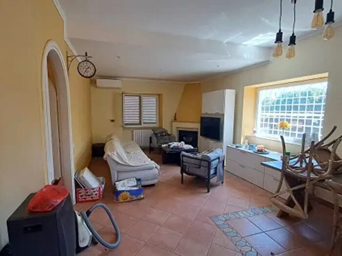 Casa quadrilocale in vendita in Via dei Cedri, Ladispoli