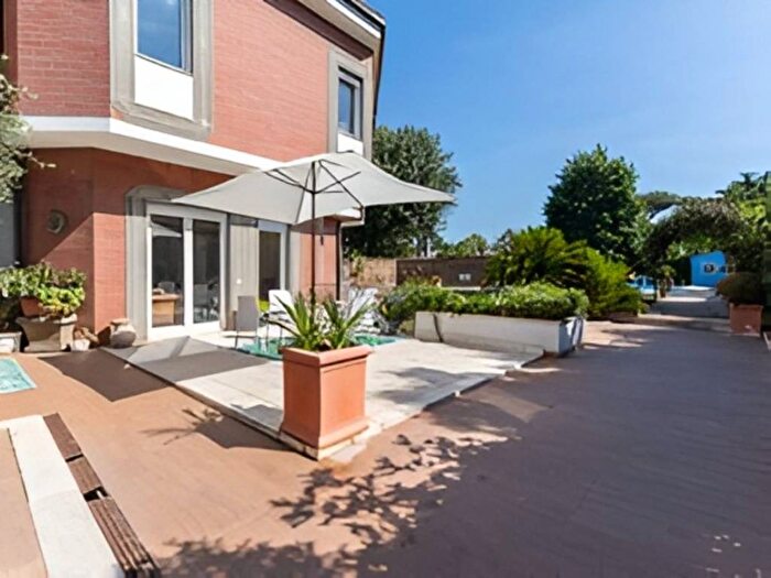 Casa quadrilocale in affitto in Via del Tibet, Eur, Roma