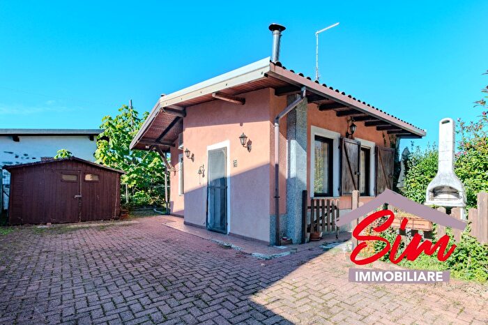 Casa bilocale in vendita in Via Stazione Snc, Cavaglio DAgogna