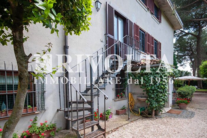 Appartamento con 6 locali in affitto in Via di Grottarossa, Roma