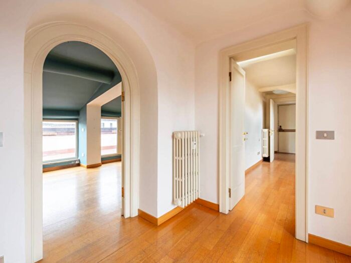 Appartamento trilocale in affitto in Via San Marco, Turati, Milano