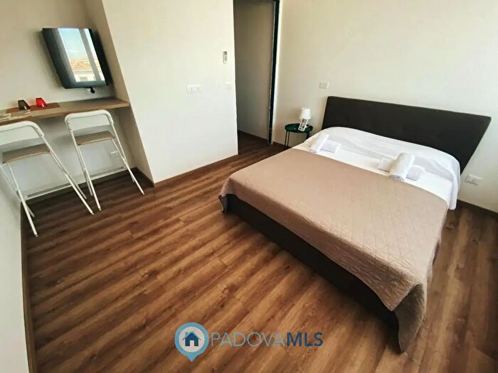 Appartamento con 8 locali in vendita in Piazzale della Stazione, Padova