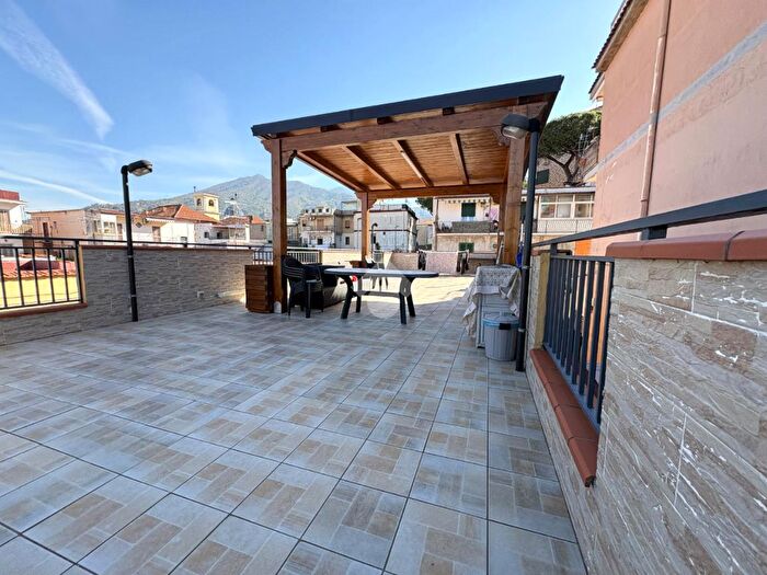 Appartamento trilocale in vendita in Via Enrico Caruso, Massa Di Somma