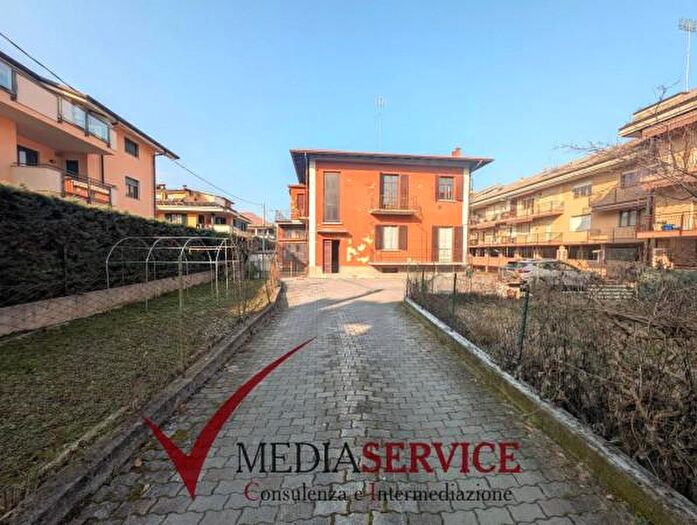 Casa con 6 locali in vendita in Via Pamparato, Cuneo