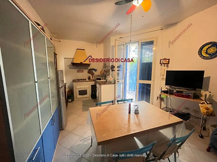 Casa con 5 locali in vendita in Viale Cefalu Campofelice, Campofelice Di Roccella