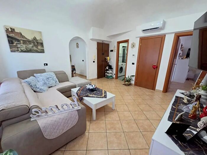 Appartamento con 6 locali in vendita in Via delle Fabbriche, Genova