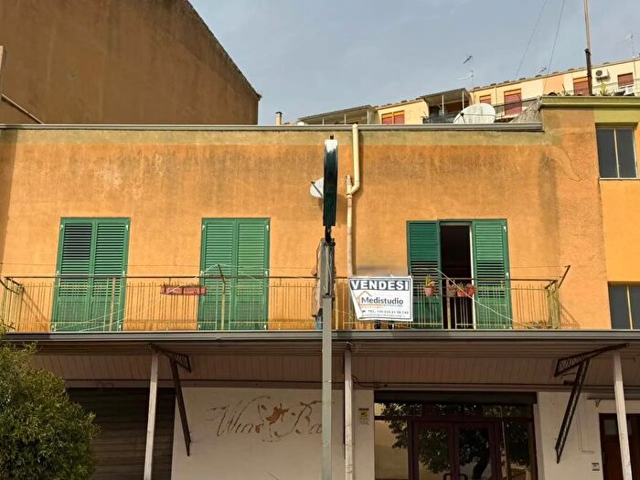 Appartamento con 5 locali in vendita in Bisacquino