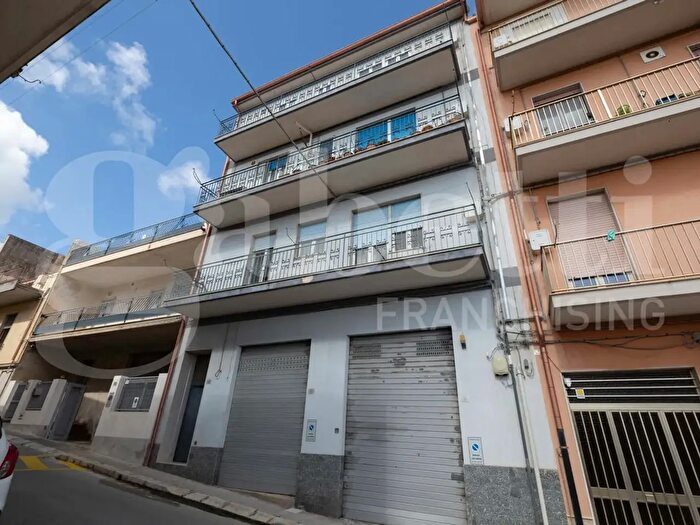 Appartamento con 6 locali in vendita in Via Oberdan, Ragusa